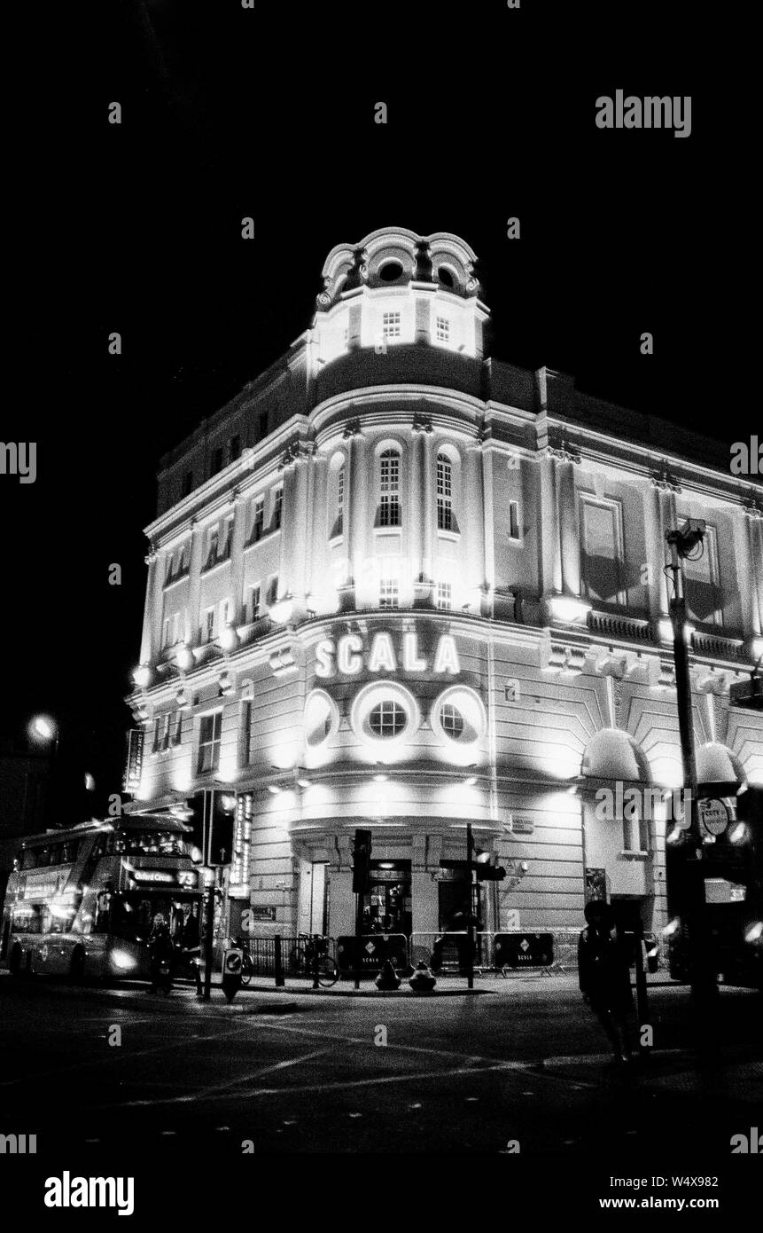 Scala discoteca e live music venue di notte, Pentonville Road, Londra,Kings Cross, London, England, Regno Unito. Foto Stock