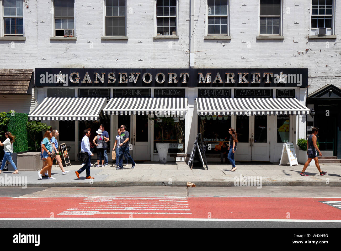 Gansevoort Market, 353 West 14th Street, New York, NY. esterno alla vetrina di un food court nel Meatpacking District di Manhattan. Foto Stock