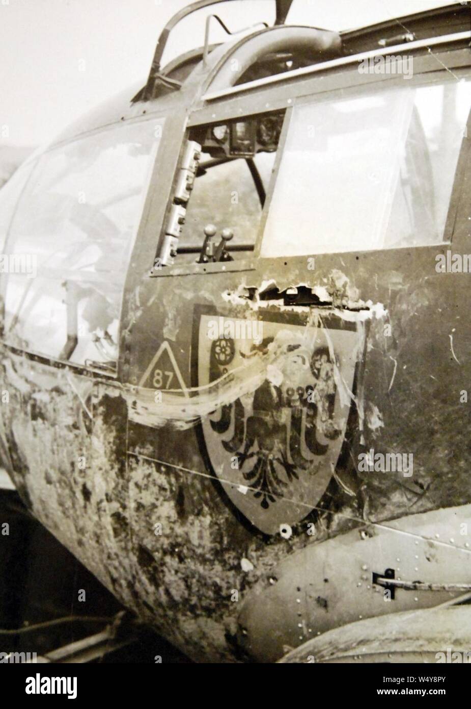 Si è schiantato il piano tedesco abbattuto da aviatori francesi durante la seconda guerra mondiale (33919260515). Foto Stock