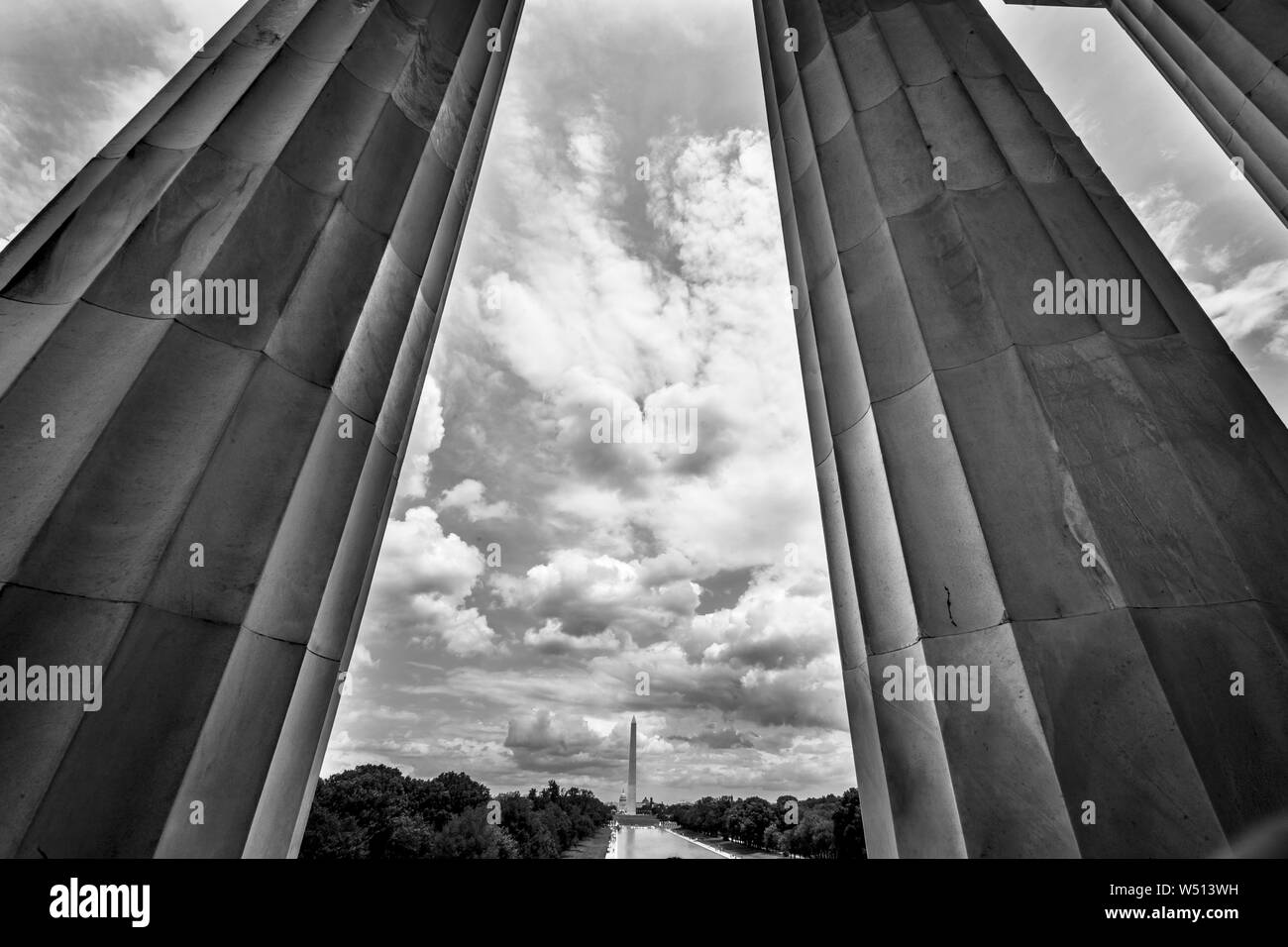 Alte colonne bianche Monumento di Washington Capitol Hill Lincoln Memorial Washington DC. Dedicato 1922 Foto Stock