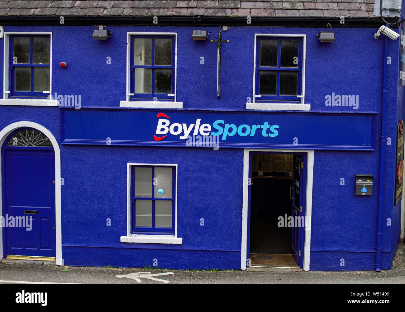 Un Boyle Sports bookmakers in uscita Sallins, nella contea di Kildare, Irlanda.. Foto Stock