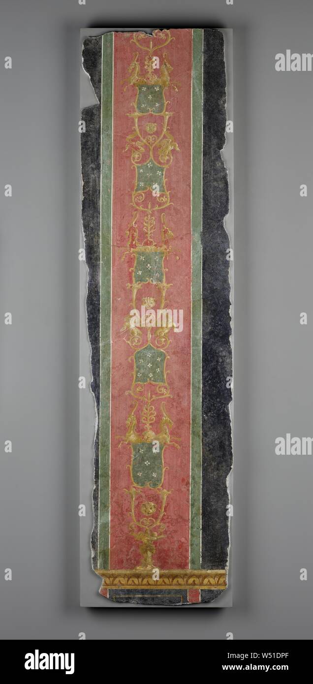 Frammento di parete con striscia rossa che porta le vigne e fiori insieme contro la massa nero, sconosciuto, Boscoreale, Italia, 50 - 79, Affresco, 149 × 39 × 4 cm (58 11/16 × 15 3/8 × 1 9/16 in Foto Stock