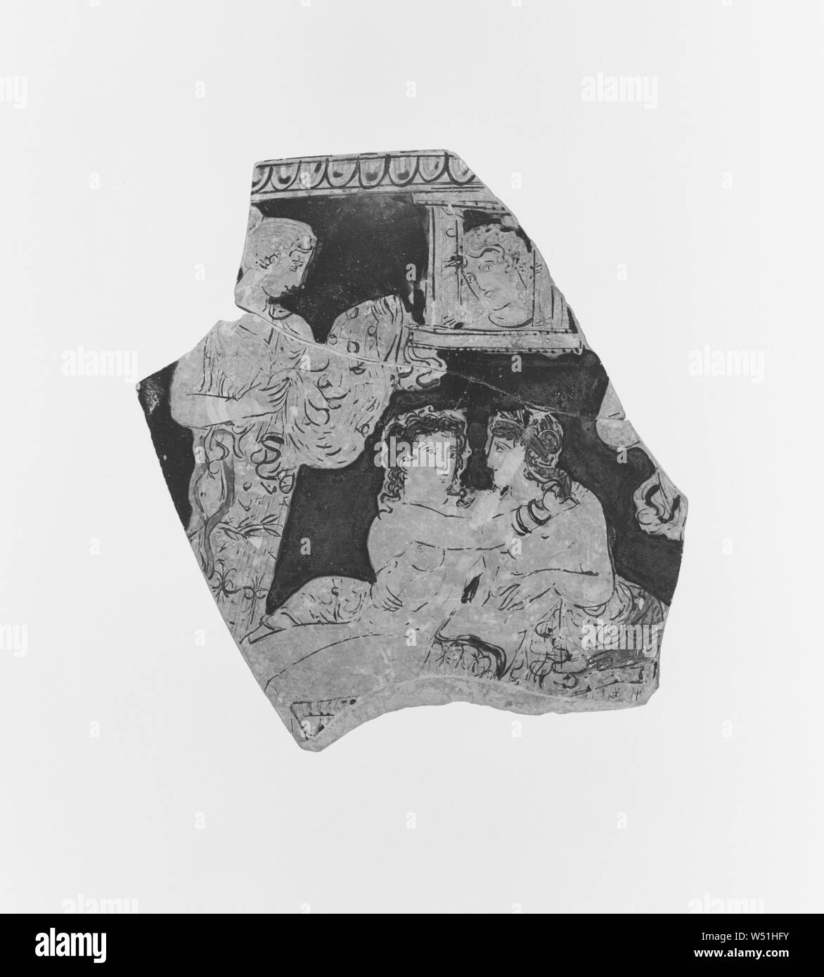 Pugliese Skyphos Red-Figure frammento, gruppo di Napoli 3231, Puglia sud Italia, circa 375 a.C., terracotta, 9,1 × 8,6 cm (3 9/16 x 3 3/8 in Foto Stock