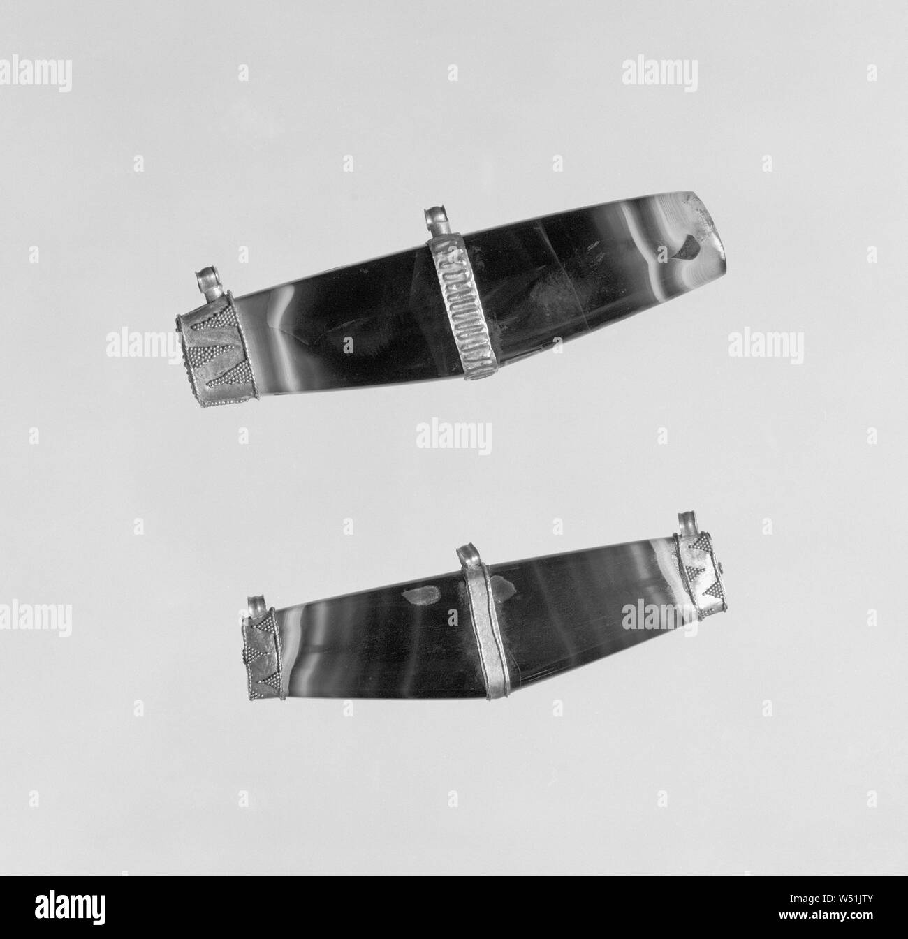 Ciondolo, sconosciuto, Iran (?), 2° - 1° secolo a.c., Agata, pietra scura, cristallo di rocca e oro Foto Stock