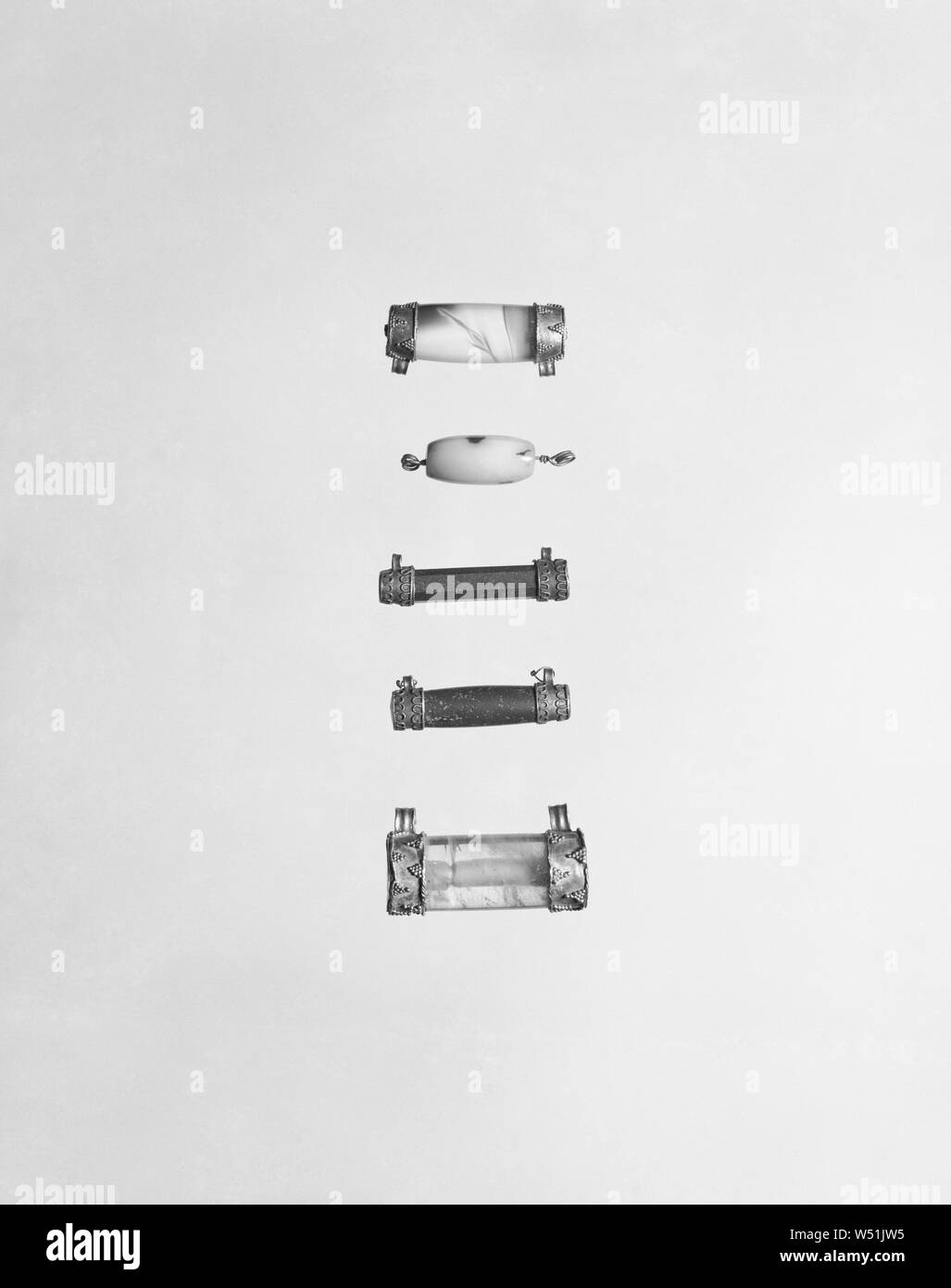 Ciondolo, sconosciuto, Iran (?), 2° - 1° secolo a.c., Agata, pietra scura, cristallo di rocca e oro Foto Stock