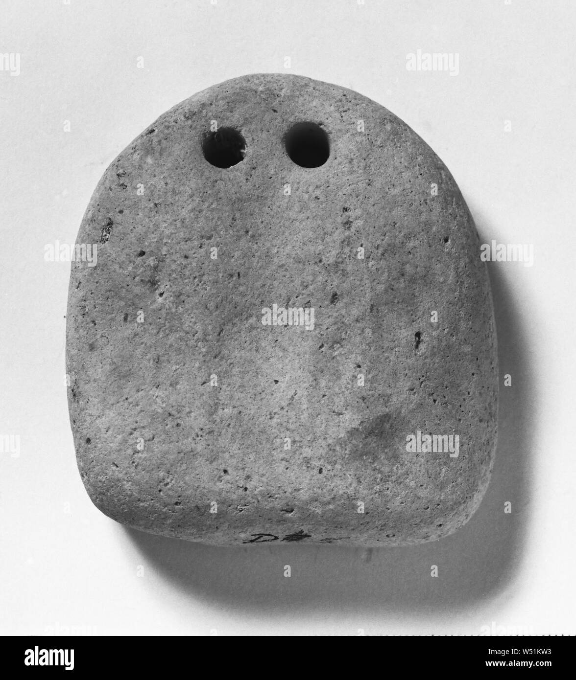 Loom-Weight, sconosciuto, Sud Italia, del IV secolo A.C., terracotta, 7,3 cm (2 7/8 in Foto Stock