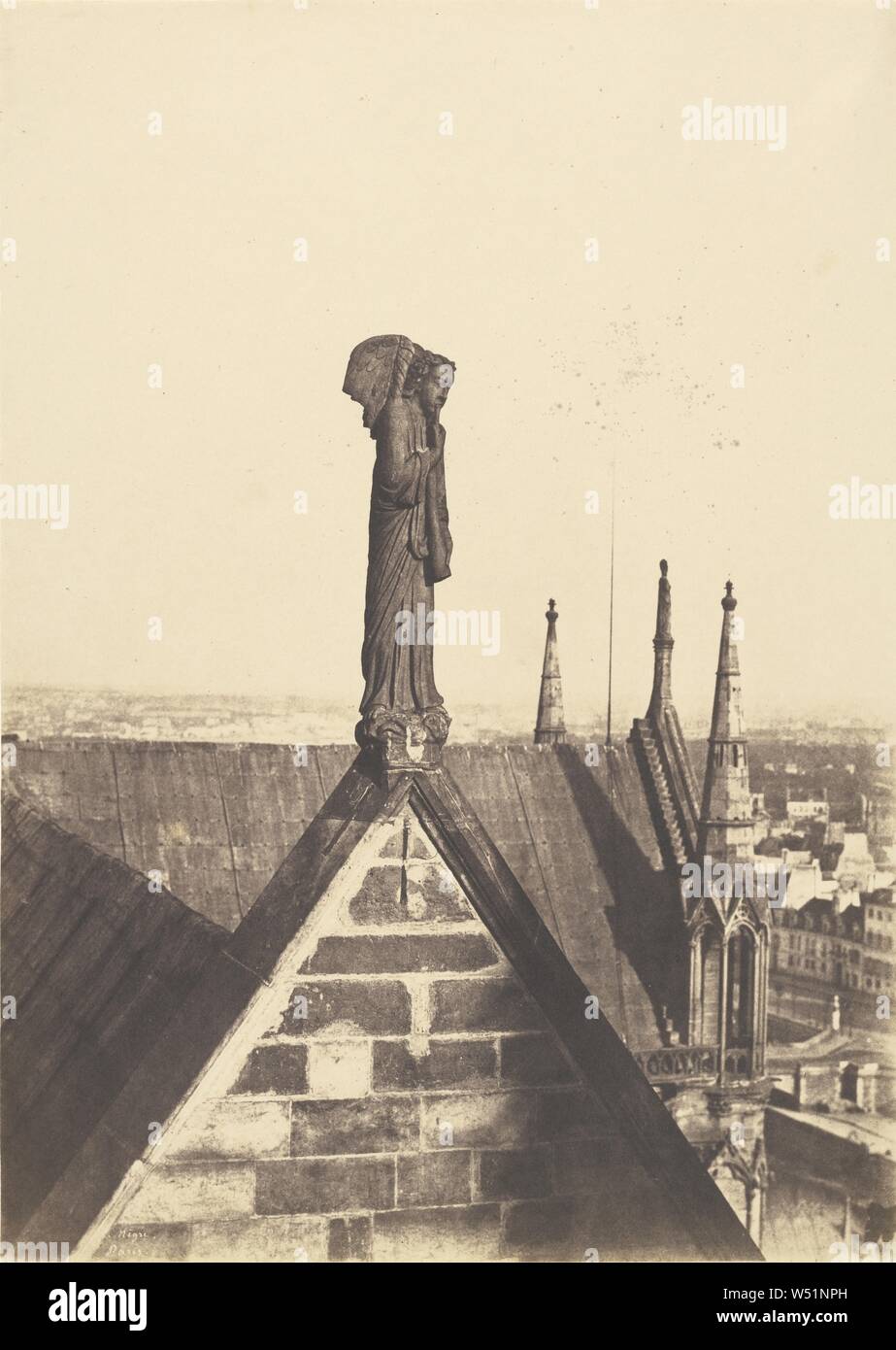 L'angelo della risurrezione sul tetto di Notre Dame di Parigi Charles Nègre (francese, 1820 - 1880), 1853, salata stampa carta, 32,9 × 23,3 cm (12 15/16 × 9 3/16 in Foto Stock