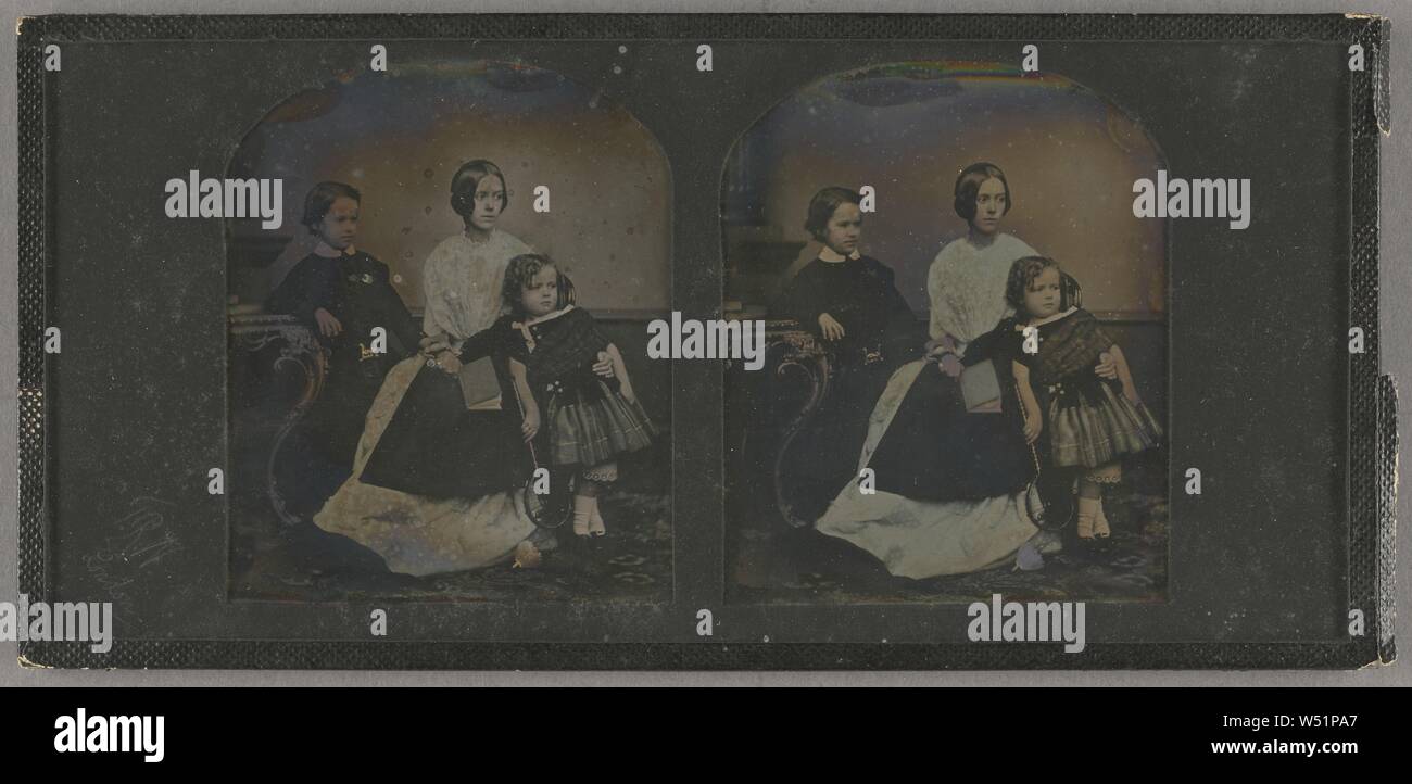 Ritratto di una madre e due figli, Thomas Richard Williams (inglese, 1825 - 1871), 1855-1858, Stereografia, daguerreotype, colorate a mano Foto Stock