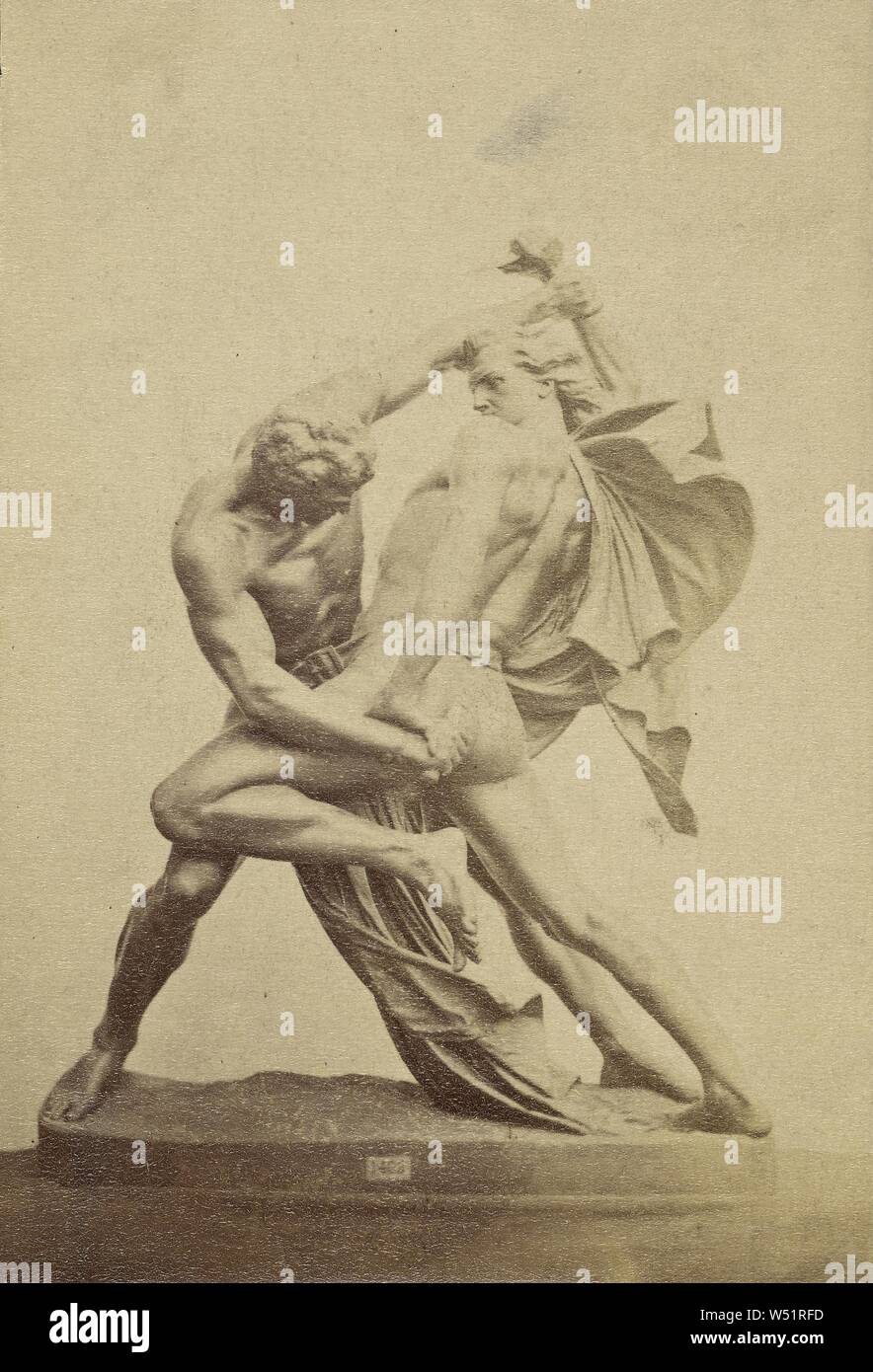 La scultura di combattenti da Johan Peter Molin, sconosciuto, circa 1870 - 1890, albume silver stampa, 8,6 × 5,9 cm (3 3/8 × 2 5/16 in Foto Stock