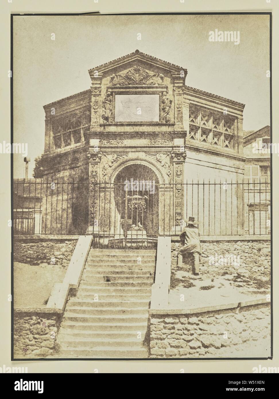 Antico serbatoio, posto Jean-Baptiste Clément, Montmartre, attribuito a Hippolyte Bayard (francese, 1801 - 1887), Parigi, Francia, circa 1843-1845, salata stampa carta, 21,7 × 16,3 cm (8 9/16 × 6 3/8 in Foto Stock