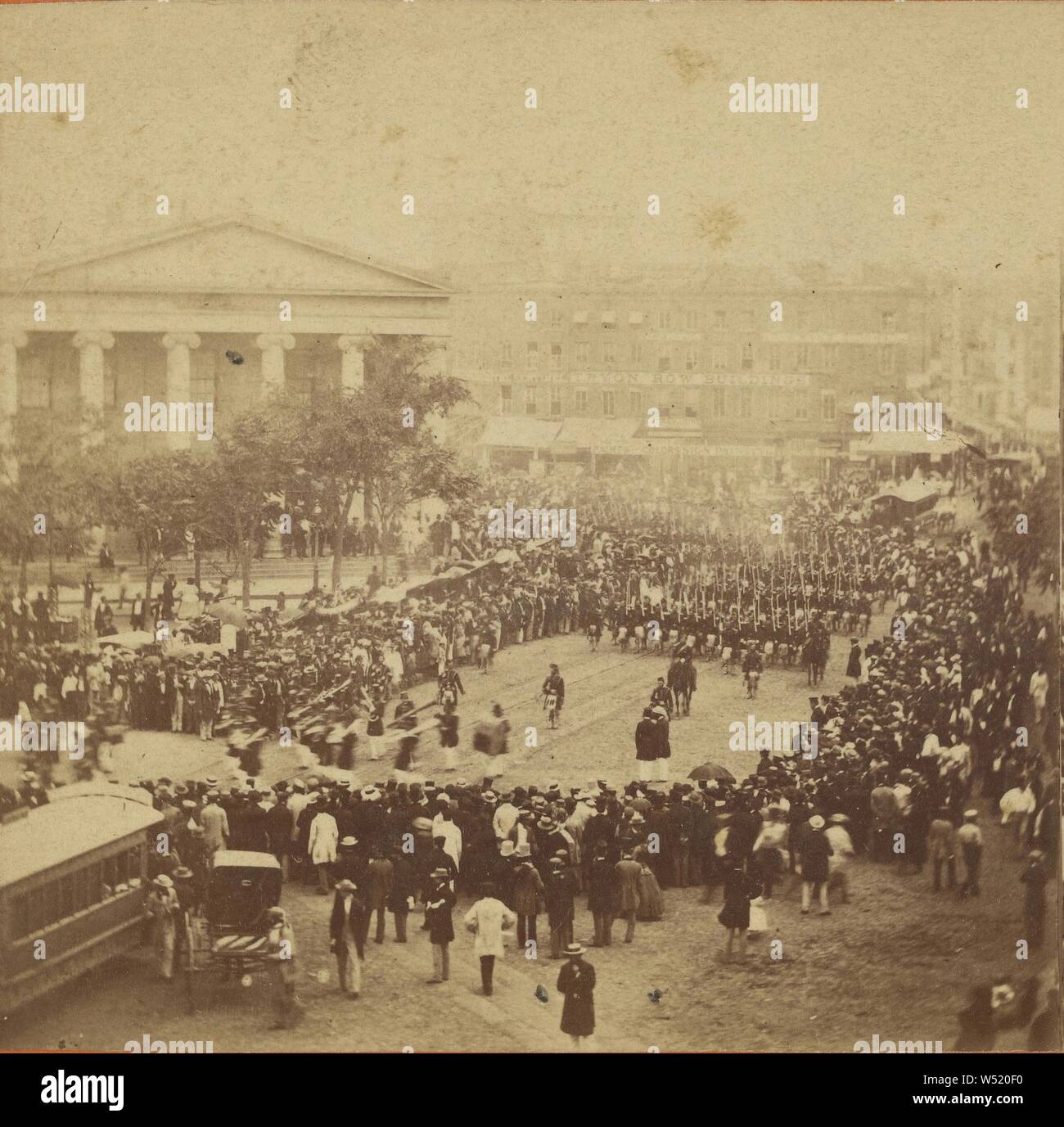 Quarto di luglio in e su New York. Le truppe di entrare nel parco da Tryon fila, 4 luglio 1860. Montanari marciando in..., Edward e Henry T. Anthony & Co. (Americani, 1862 - 1902), 4 luglio 1860, albume silver stampa Foto Stock