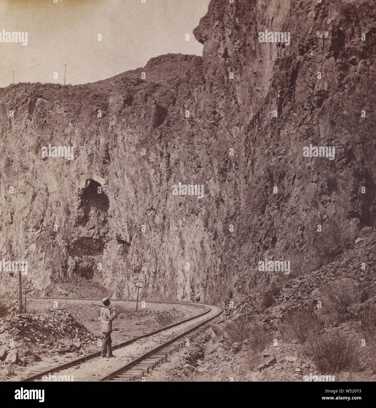 Maggies Bower e palizzata Bluff. Central Pacific Rail Road., Edward e Henry T. Anthony & Co. (Americani, 1862 - 1902), circa 1868, albume silver stampa Foto Stock