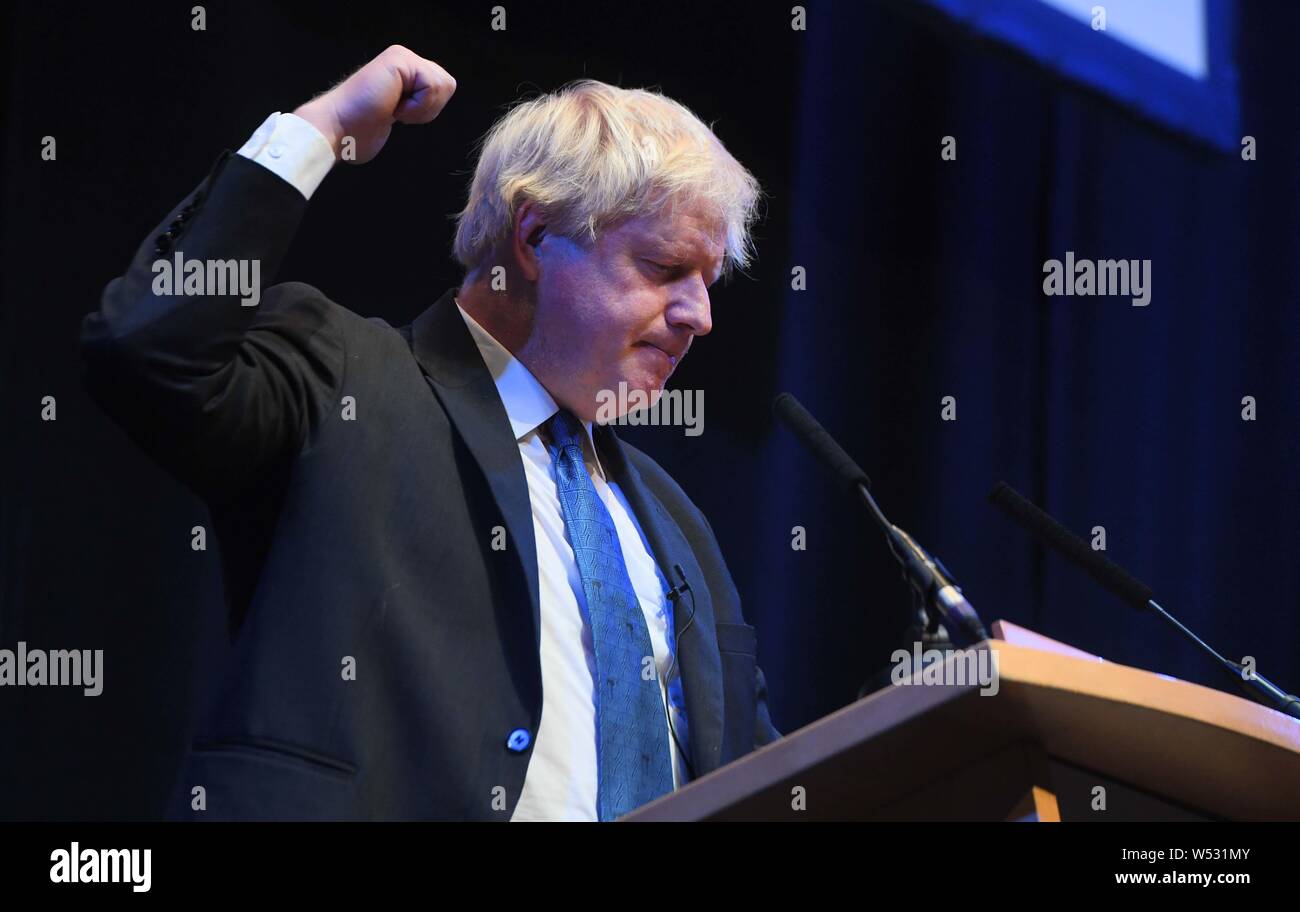 Boris Johnson parlando a una frangia evento nella hall Una presso il congresso del partito conservatore e all'ICC, Birmingham, martedì 2 ottobre 2018. Foto Stock