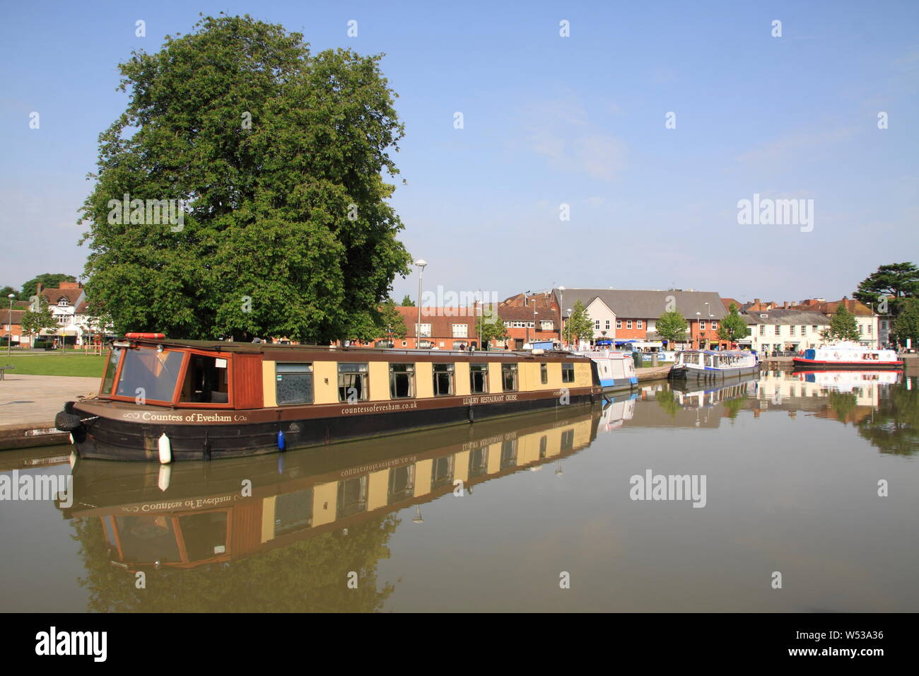 Canal Boat ormeggiato a Stratford upon Avon Foto Stock