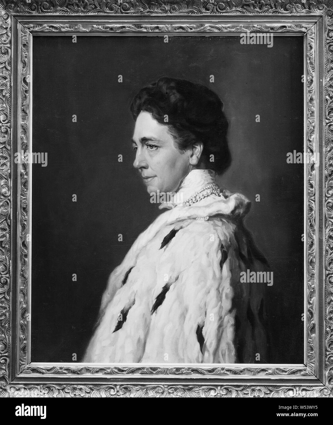 Jean Gustav Haagen, Queen Victoria, Victoria, 1862-1930, Regina di Svezia, sposata a Re Gustavo V, pittura, olio, altezza di 76 cm (29,9 pollici), larghezza di 65 cm (25,5 pollici) Foto Stock