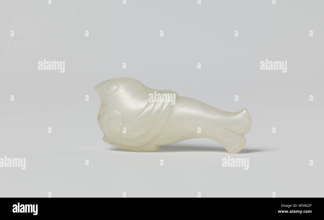 Uccello, uccello (pigeon?)., anonimo, Cina, -500, -300 e/o -206 - 220, Jade (rock), w 3.0 cm × h 1,2 cm × d 0,7 cm Foto Stock