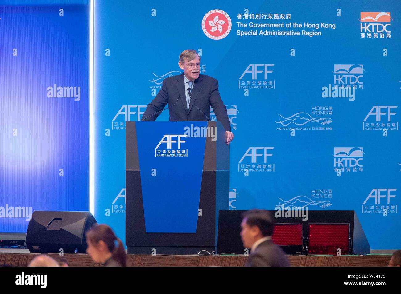 Robert Zoellick, ex presidente del Gruppo della Banca Mondiale, parla al pranzo di Keynote durante il dodicesimo Asian Forum finanziario (AFF) 2019 in Hong Kon Foto Stock