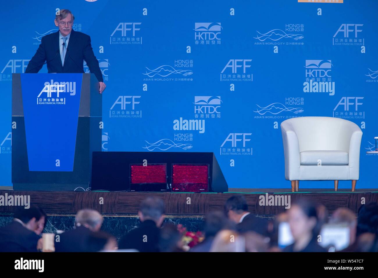 Robert Zoellick, ex presidente del Gruppo della Banca Mondiale, parla al pranzo di Keynote durante il dodicesimo Asian Forum finanziario (AFF) 2019 in Hong Kon Foto Stock