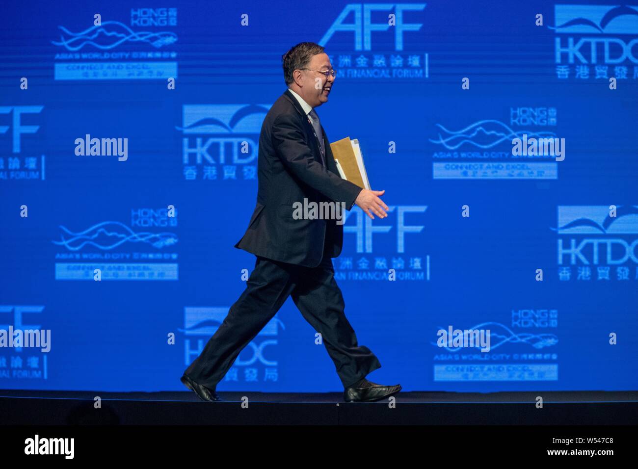 Chen Qizong, copresidente del CCG Consiglio consultivo strategico, presidente di appendere il gruppo del polmone, assiste il dodicesimo Asian Forum finanziario (AFF) 2019 a Hong Kong, Foto Stock