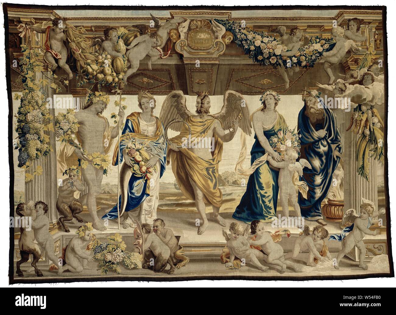 Le quattro stagioni, i mesi, stagioni, elementi di giorno e di notte (titolo serie), Arazzo con una rappresentazione allegorica delle quattro stagioni con Janus da una serie di dieci con i mesi, stagioni e gli elementi, all'interno di un framework architettonico., Everaert Leyniers, c. 1650 - c. 1680, ketting, inslag, arazzi, h 382 cm × W 535 cm Foto Stock