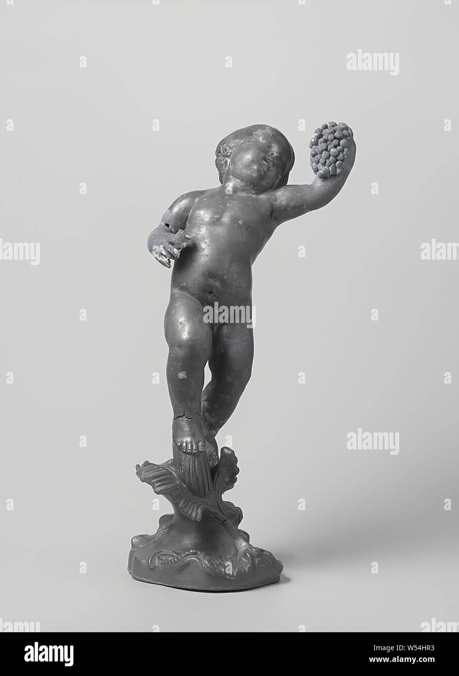 De Herfst, Putti è parte di una serie di "Four seasons"., anonimo, Paesi Bassi (eventualmente), c. 1750, h 48 cm × W 24 cm × d 18 cm × w 8,8 kg Foto Stock