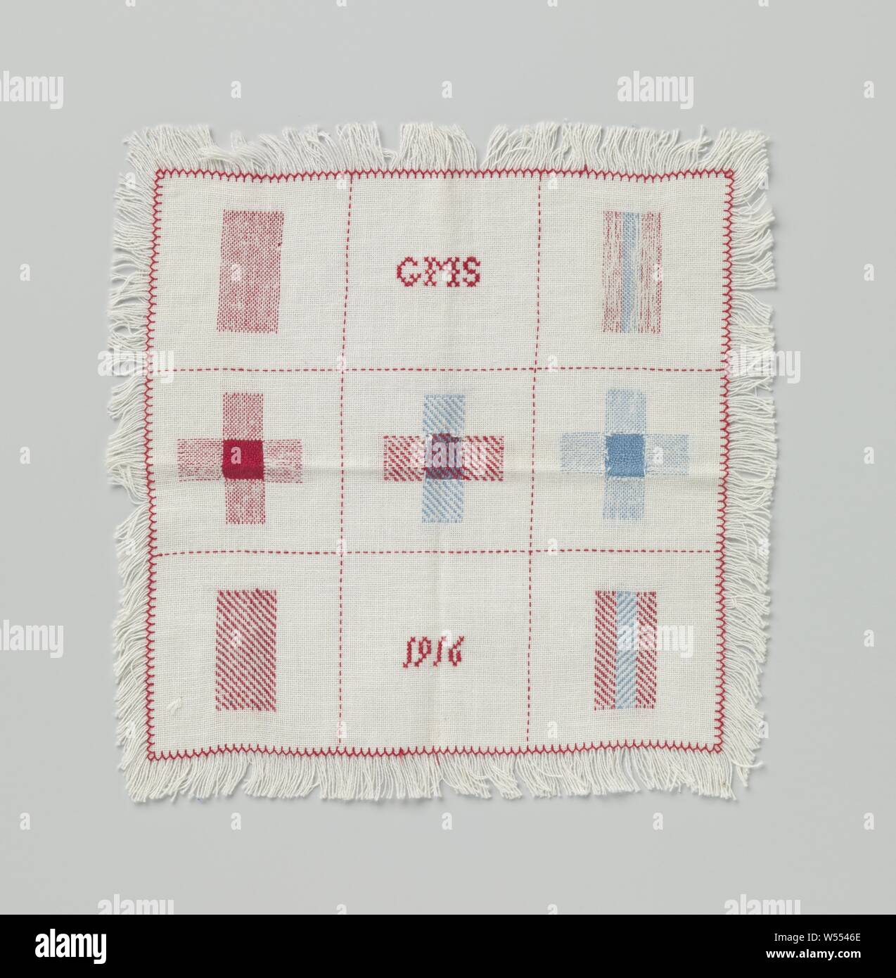 Multi-colore di cotone e un tappo di cotone, cotone e un tappo di cotone. Il ricamo con le iniziali GMS, l'anno 1916 e varie fermate., H.M. de Swart-van Akkeren, Amsterdam, 1916, cotone (tessile), il ricamo, l 25,0 cm × W 25,0 cm Foto Stock