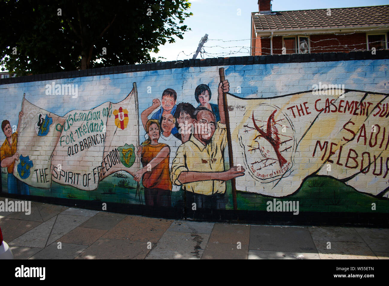 Impressionen: Wandbilder im Arbeiterviertel ktholischen, Belfast, Nordirland/ Irlanda del Nord (nur fuer redaktionelle Verwendung. Keine Werbung. Ref Foto Stock