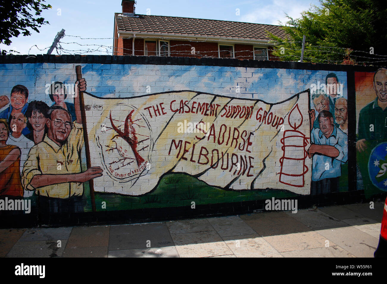 Impressionen: Wandbilder im Arbeiterviertel ktholischen, Belfast, Nordirland/ Irlanda del Nord (nur fuer redaktionelle Verwendung. Keine Werbung. Ref Foto Stock