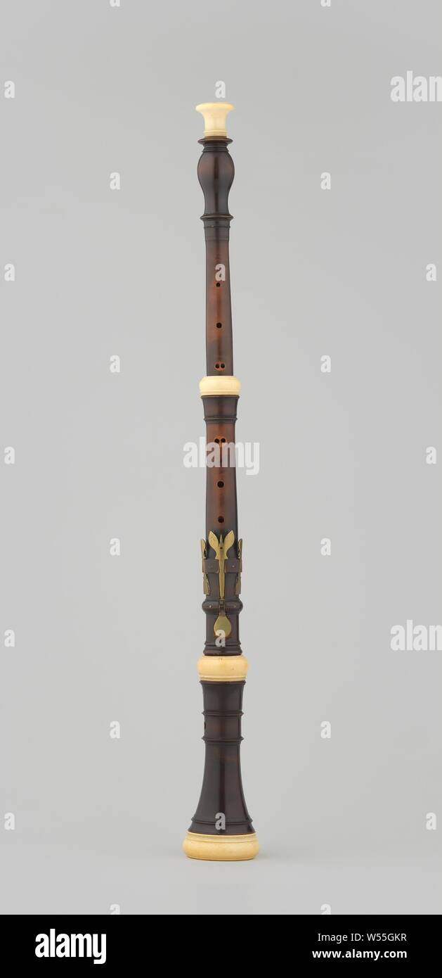 Oboe, oboe di legno di palma, montati con l'avorio. Tre valvole in ottone., Abramo van Aardenberg, Amsterdam, c. 1700 - c. 1717, bosso, avorio, ottone (lega Foto Stock