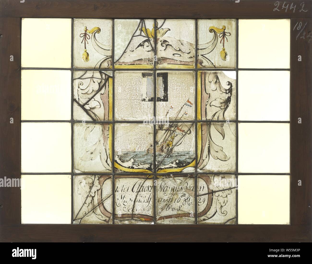 Quadrato con una rappresentazione della marina in uno stemma con didascalia "Pieter Claesz van Nannes Midwout. Genesi 16 & 29 Anno 1698 ', quadrato con una rappresentazione della marina in uno stemma con didascalia' Pieter Claesz van Nannes Midwout. Genesi 16 & 29 Anno 1698 '., anonimo, 1698, vetro, h 74,5 cm × W 96,2 cm Foto Stock