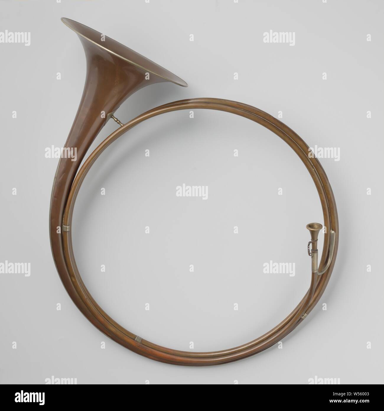 Corno da caccia corno immagini e fotografie stock ad alta risoluzione -  Alamy