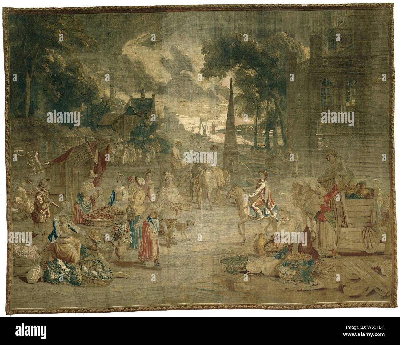 Il mercato della frutta e della verdura Folk Life a Teniers (titolo serie), Arazzo con un mercato di frutta e verdura con i vari clienti. Sullo sfondo di una fontana, la città e il porto. La moquette ha un bordo più stretto con bevande acanto arricciate intorno a un bar., Urbanus Leyniers, Bruxelles, 1729, ketting, inslag, arazzi, h 340.0 cm × w 440.0 cm Foto Stock