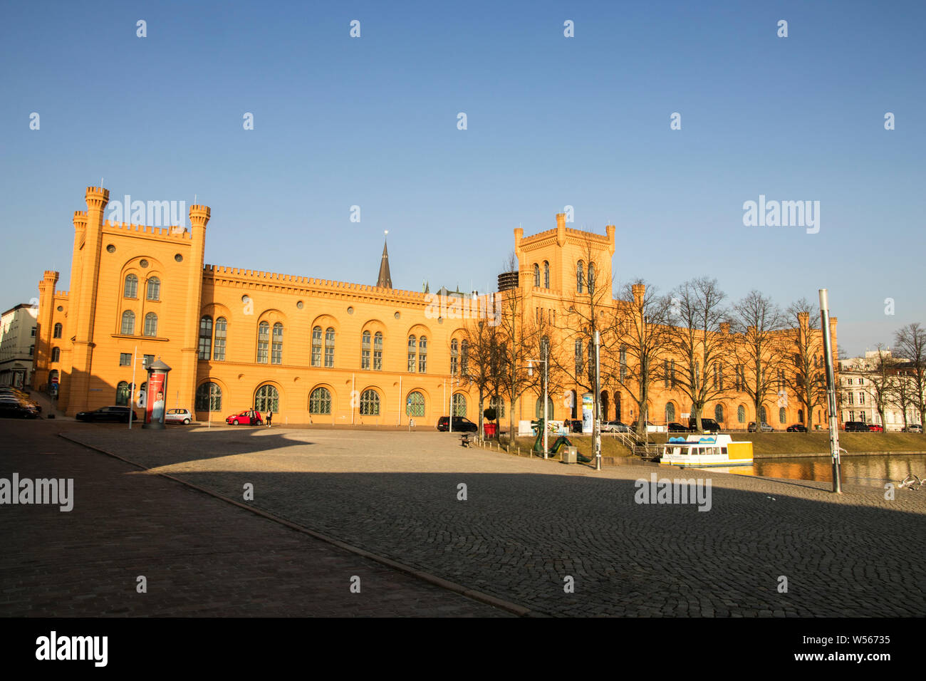 Schwerin, Germania. Il vecchio arsenale edificio, ora sede del Ministero degli interni e in Europa del meclemburgopomerania occidentale Foto Stock