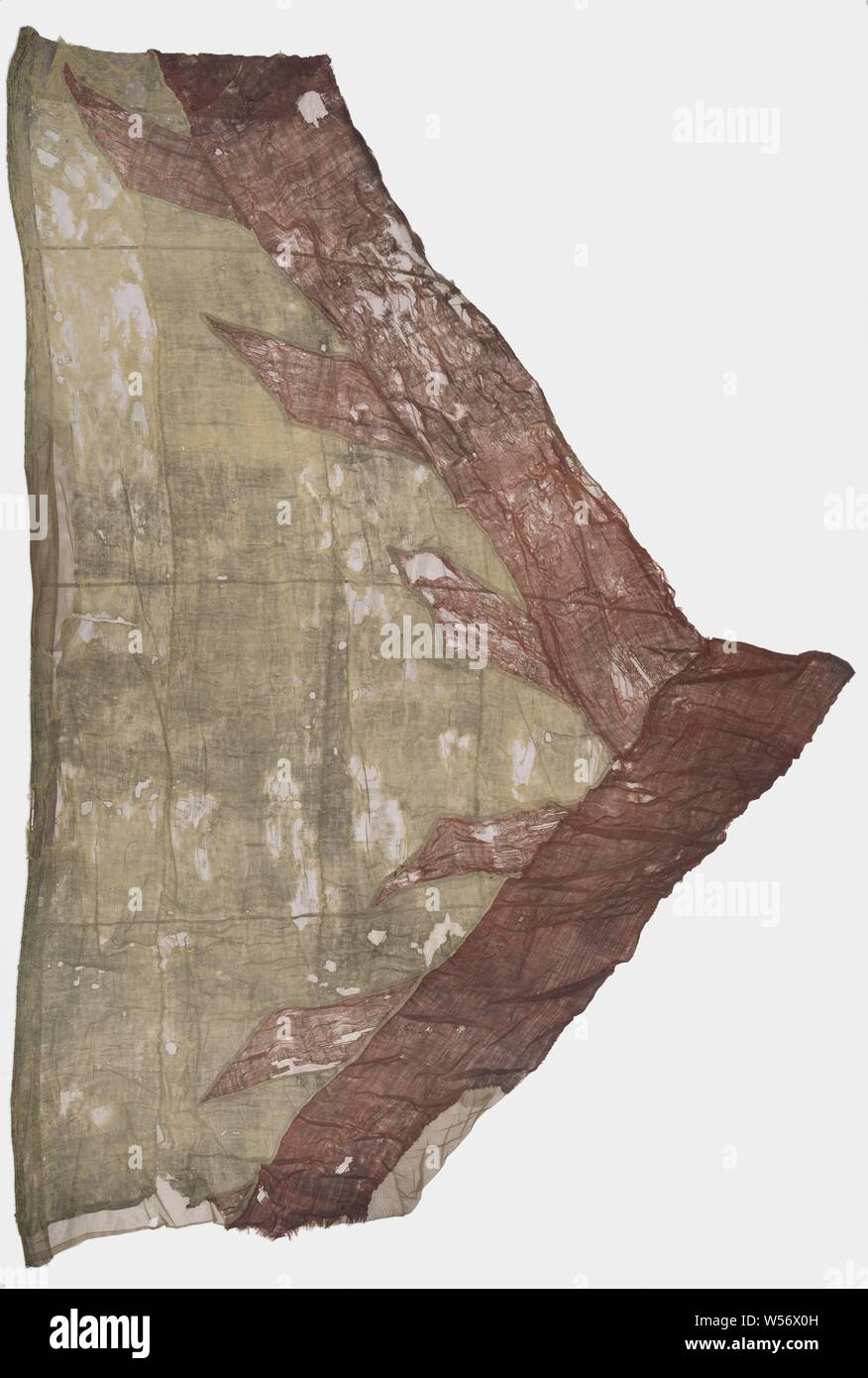 Frammento di una nave Bandiera, un frammento di un bianco bandiera della nave con red bat cross, bandiera, colori (come simbolo dello stato, ecc.), anonimo, Spagna (eventualmente), 1570 - 1630, lana, h 310 cm × W 205 cm Foto Stock