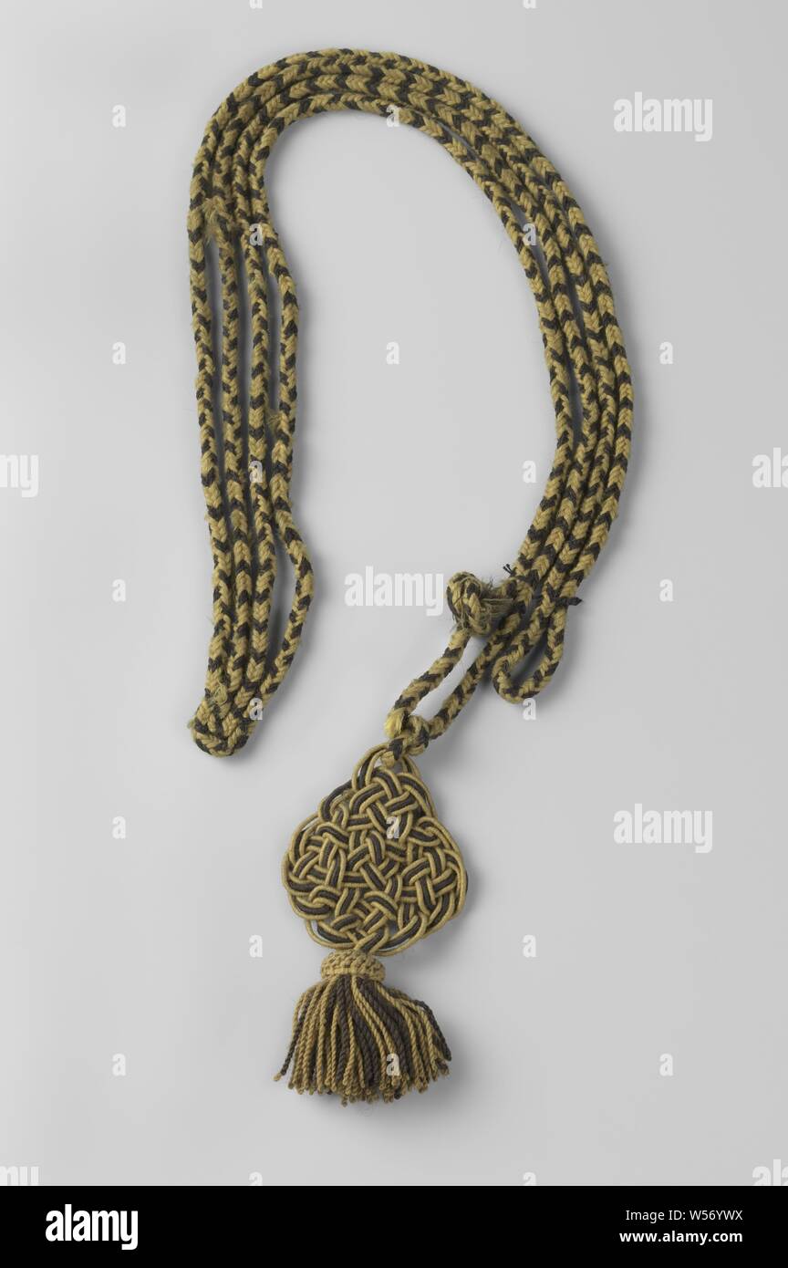 Giallo / Nero cavo di sicurezza con un shako dal reggimento ussari n. 8, cavo di sicurezza del giallo e del nero intrecciato di lana o cotone. Con una spazzola e specchio., anonimo, 1800 - 1850, materiali tessili, intreccio, w 34,5 cm × h 20 cm × d 29,5 cm l 80 cm × W 7 cm Foto Stock Giallo / Nero cavo di sicurezza con un shako dal reggimento ussari n. 8, cavo di sicurezza del giallo e del nero intrecciato di lana o cotone. Con una spazzola e specchio., anonimo, 1800 - 1850, materiali tessili, intreccio, w 34,5 cm × h 20 cm × d 29,5 cm l 80 cm × W 7 cm Foto Stock