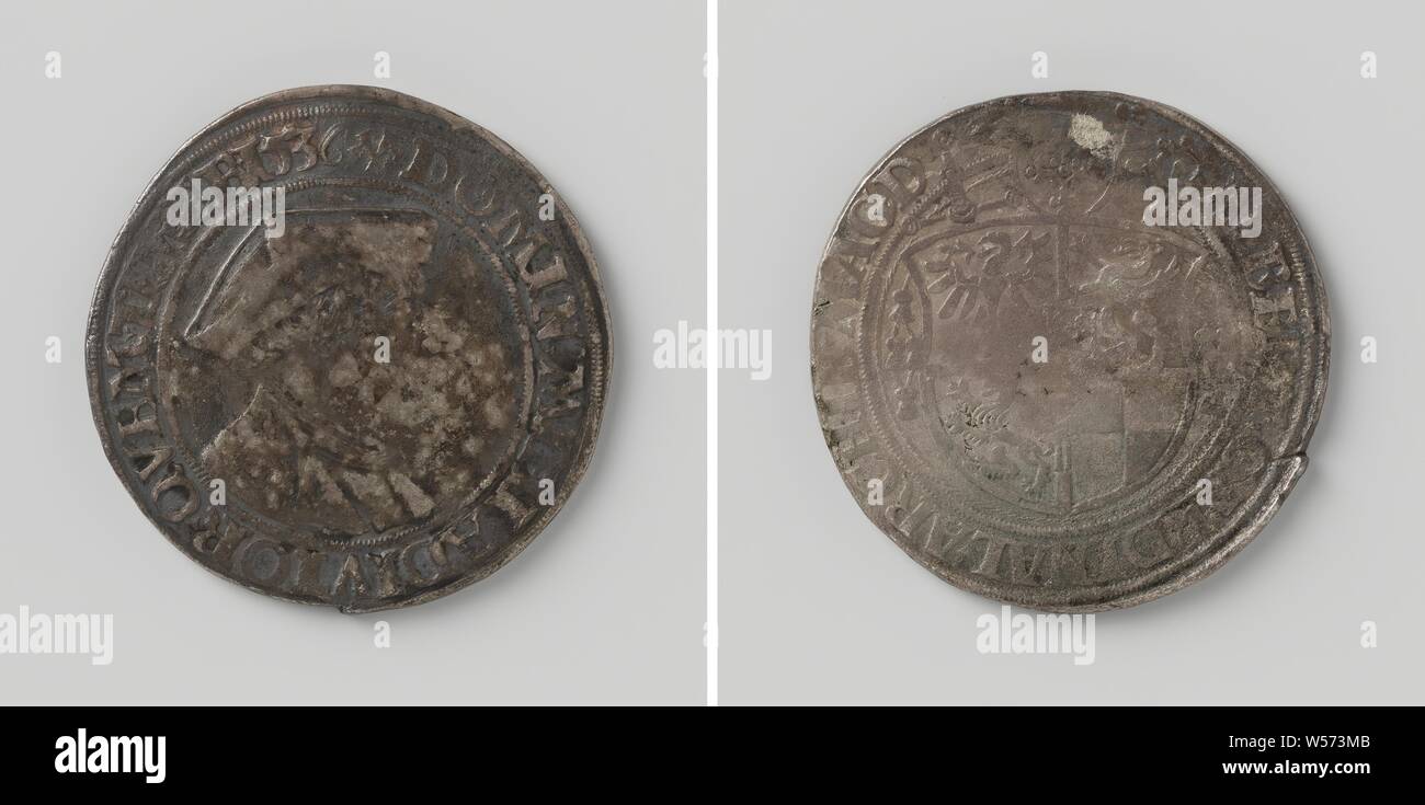 Il Cardinale Alberto di Brandenburgo, Arcivescovo di Magdeburgo, complementare: busto di un uomo con un cappuccio lenta a destra all'interno di un'iscrizione. Retromarcia: stemma sulla spada e del vescovo personale sotto il cardinale cappello all'interno della circonferenza, di Magdeburgo, Albrecht von Brandenburg, anonimo, Germania, 1536, argento (metallo), colpendo (metallurgia), d 4 cm × w 28.33 Foto Stock