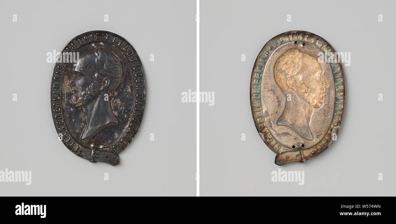 Willem, erede del Paesi Bassi, sulla liberazione dei Paesi Bassi, unilaterale argento medaglia ovale. Anteriore: l uomo nel petto del pezzo all'interno di un cerchio sul nastro, parte del quale sporge dalla superficie del tag. Retromarcia: vuoto, Willem II (Re dei Paesi Bassi), David van der Kellen (1804-1879), Utrecht, 1815 - 1865, argento (metallo), colpendo (metallurgia), l 4.1 cm × w 2.34 Foto Stock