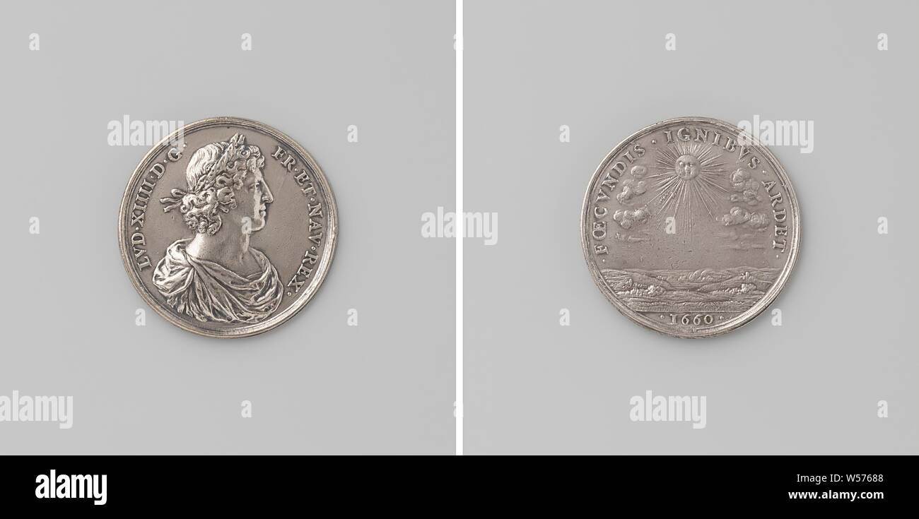 Re di Francia Luigi XIV, medaglia d'argento. Anteriore: uomo di busto all'interno dell'interno. Retromarcia: sole radiante spinge le nuvole e riscalda il paesaggio entro un cerchio, Luigi XIV Re di Francia), Jean Warin (II) (eventualmente), Paris, 1660, argento (metallo), colpendo (metallurgia), d 3.6 cm × W 178 Foto Stock