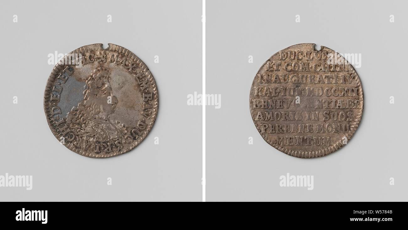 Massimiliano II Emanuel, Elettore di Baviera, inaugurato come duca di Lussemburgo e conte di Chiny, medaglia d'argento. Anteriore: uomo di busto all'interno dell'interno. Retromarcia: iscrizione, Lussemburgo, Chiny, Elettore di Baviera Massimiliano II Emanuele, G. De Backer, Namen, 1712, argento (metallo), colpendo (metallurgia), d 2,5 cm × w 2.84 Foto Stock