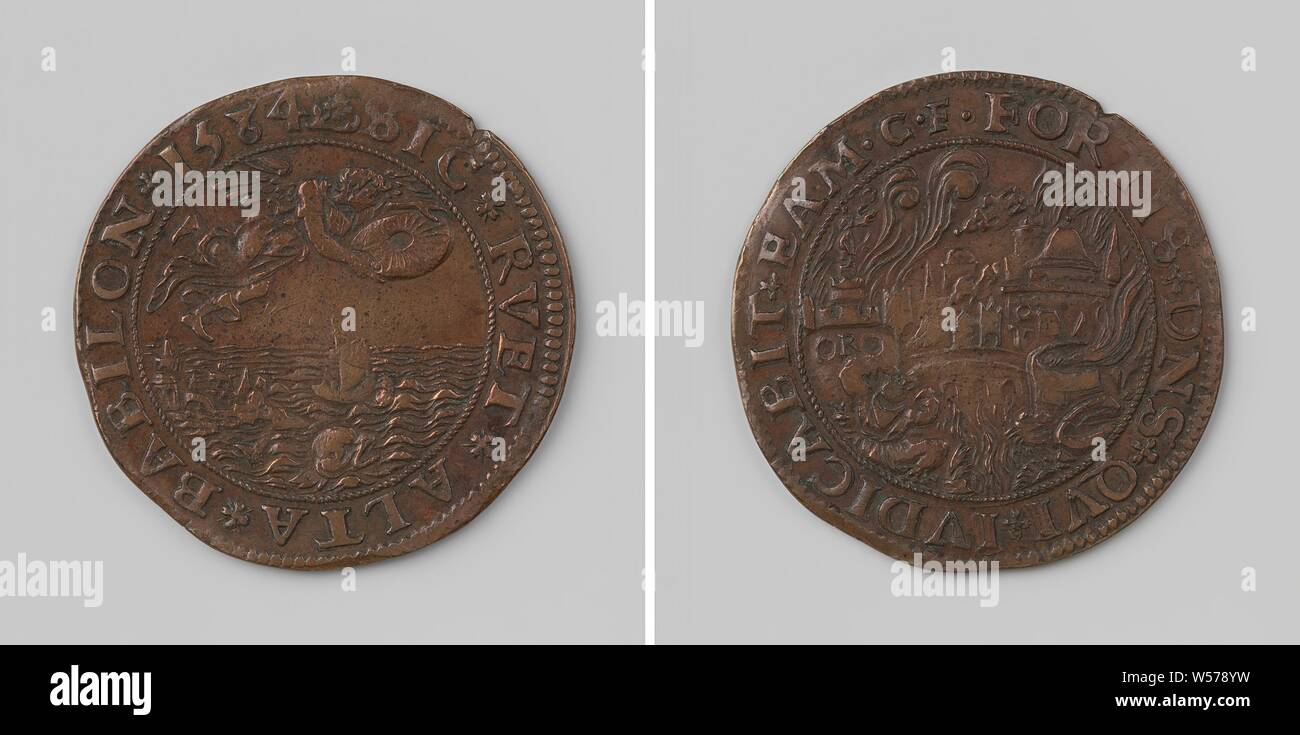 Allegoria del previsto crollo della fede cattolico romana, medaglia di rame. Anteriore: Angelo getta macina in mare. Retromarcia: masterizzazione di città di Roma, in primo piano il lutto donna ed ISCRIZIONE ORO entro iscrizione, anonimo, 1584, rame (metallo), colpendo (metallurgia), d 3 cm × W 61 Foto Stock