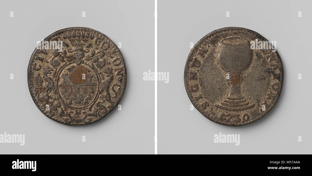 Token strumento dalla città di Colonia, medaglia ai membri del consiglio della città di diritto a un boccale di birra o di vino, medaglia. Complementare: helmeted stemma, fiancheggiata da Griffin e lion entro un'iscrizione. Retromarcia: calice con una faccia interna di una iscrizione a piedi, script di pizzo, Colonia, anonimo, Keulen, 1730, metallo bianco, colpendo (metallurgia), d 2.1 cm × w 5.42 Foto Stock