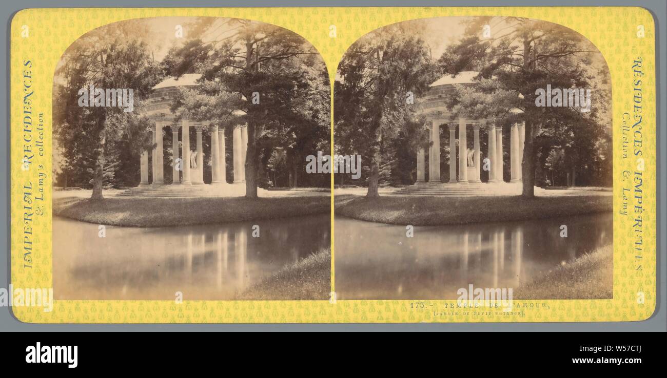 Temple de l'Amour nel Giardino del Petit Trianon, Temple de l'Amour, (Jardin du Petit Trianon) (titolo in oggetto), residenze imperiali (titolo serie su object), Architettonico folk Jardins du Petit Trianon, Ernest Eleonor Pierre Lamy (menzionato in oggetto), Jardins du Petit Trianon, 1860 - 1880, cartone, carta fotografica, albume stampa, h 87 mm × W 178 mm Foto Stock