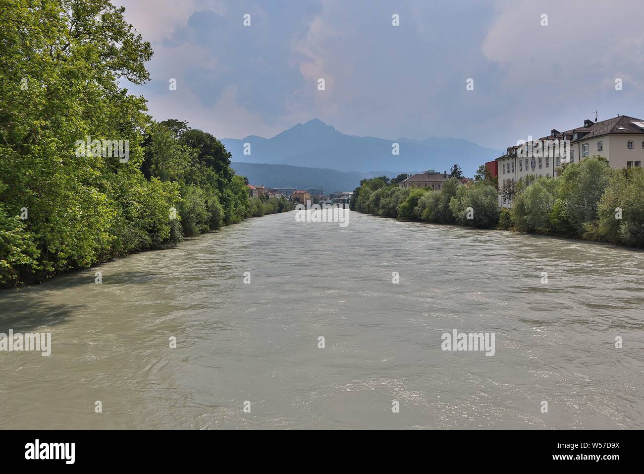 Innsbruck, Austria 25. Luglio 2019: impressioni - Innsbruck - 25.07.2019 Innsbruck, Innsteg, Inn | Utilizzo di tutto il mondo Foto Stock