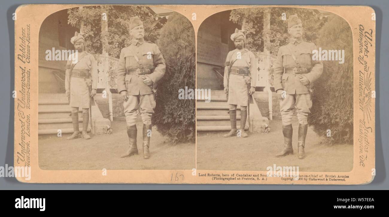 Ritratto di Frederick Sleigh Roberts a Pretoria, Signore Roberts, eroe di Candahar e Sud Africa, comandante in capo delle armate britanniche (fotografati a Pretoria, SA) (titolo in oggetto), il comandante in capo, generale, il maresciallo, Pretoria, Frederick Sleigh Roberts, Underwood e Underwood (menzionato in oggetto), 1900, carta fotografica, cartone, albume stampa, h 88 mm × W 178 mm Foto Stock