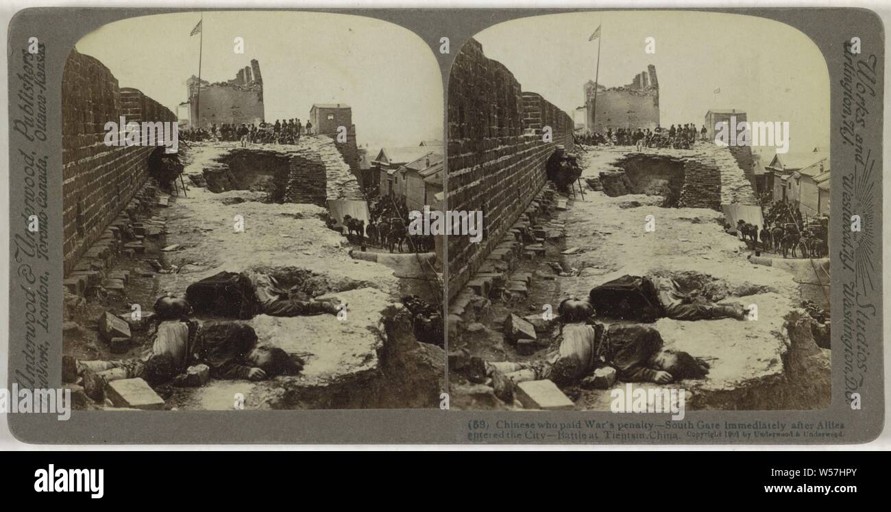 Il cinese che ha pagato la guerra la sanzione - Porta Sud subito dopo gli alleati entrò in città - Battaglia a Tientsin, Cina, Underwood e Underwood, 1901 Foto Stock