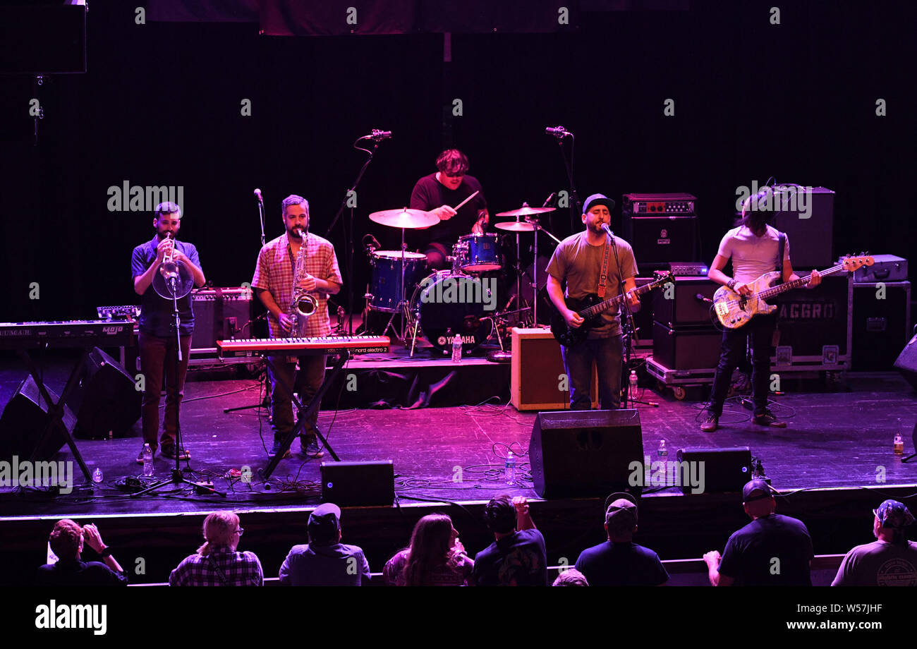 Luglio 25, 2019, Norfolk, Virginia, Stati Uniti d'America: MIKE PINTO porta la sua miscela di reggae al Norva a Norfolk, Virginia, 25 luglio 2019. Â© Jeff Moore (credito Immagine: © Jeff Moore/ZUMA filo) Foto Stock