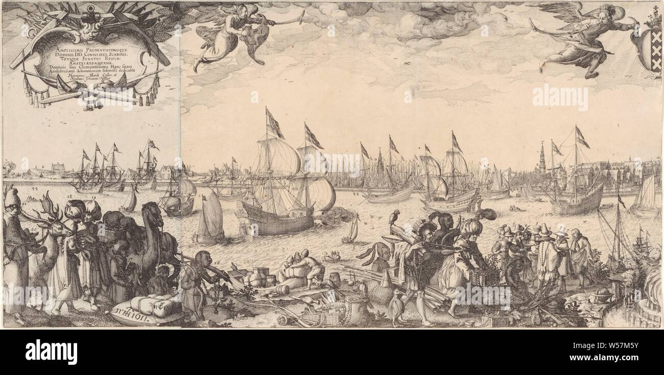 Profilo di Amsterdam, visto dall'IJ (parte sinistra), la parte sinistra di un profilo di Amsterdam, visto dall'IJ., prospettiva di città panorama, la silhouette della città, lo stemma (come simbolo dello stato, ecc.) (provincia, provinciale), ecc.) (città, comunali), sailing-nave, barca a vela, navigazione mercantile, commercio marittimo, merchant, venditore, porto, corno, tromba, corno, trombone, tuba - CC - fuori di porte, allegoria del tempo e dell'Eternità, Amsterdam, IJ, Claes Jansz. Visscher (II) (menzionato in oggetto), 1611, carta, incisione h 259 mm × W 514 mm Foto Stock