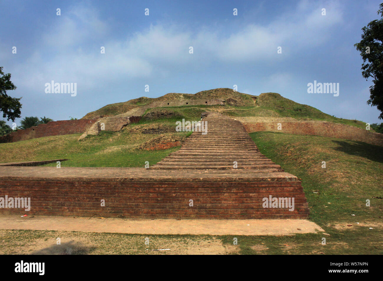 Vayna Vorot(ভরত ভায়না) è un sito archeologico che è ancora meno noto a noi. In realtà noi ancora non so molto di questo luogo. Dopo la scoperta di t Foto Stock