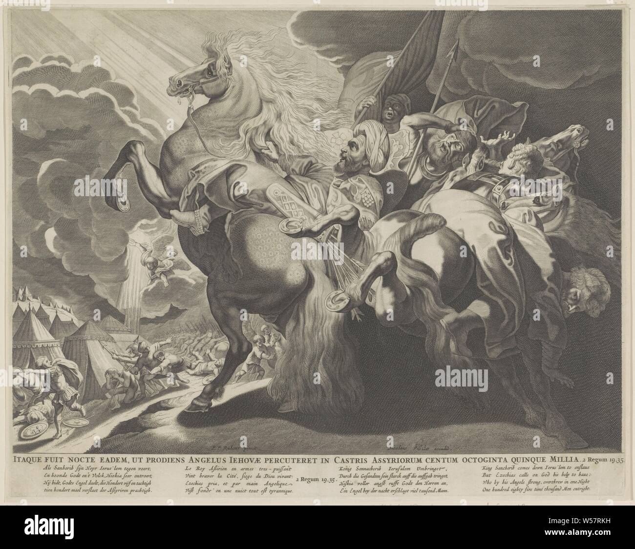L angelo del Signore uccide gli Assiri Itaque fuit eadem nocte, ut prodiens angelus Iehovae percuteret in castris Assyriorum ... (Titolo in oggetto) notte un angelo uccide molti soldati dell esercito camp degli Assiri. In primo piano il re Sanherib e i suoi seguaci. Al di sotto della mostra il titolo in latino, un quattro in linea il versetto in Olandese, Francese, Tedesco e Inglese e un riferimento per il testo della Bibbia in 2 Kon. 19:35. Durante la notte un angelo del Signore decima assiro camp: 185 000 soldati sono stati uccisi, anonimo, Amsterdam, 1616 - 1657 e/o 1652 - 1702, carta, incisione h 413 mm × W 517 mm Foto Stock