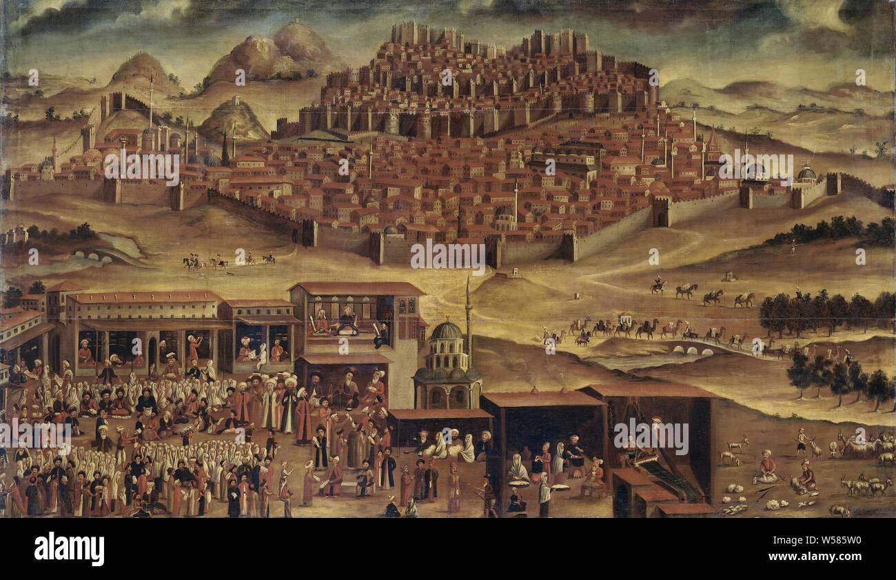 Vista di Ankara, sullo sfondo la città murata di Ankara (Angora), al centro di un piano orizzontale con sulla sinistra gli uomini a cavallo, accompagnato da (caccia) cani e sulla destra un cacciatore, un cavallo caravan e un cammello carovana che attraversare un ponte. Le varie fasi di produzione della lana sono mostrati in primo piano. Sulla destra le capre angora vengono rasate. Accanto possiamo vedere da destra a sinistra la tessitura della lana da un drapenier, il lavaggio e la cottura della lana, la pesatura della lana, la ri-pesatura (eventualmente il controllo della lana) e la filatura e la vendita della lana e un segnale di occupato Foto Stock
